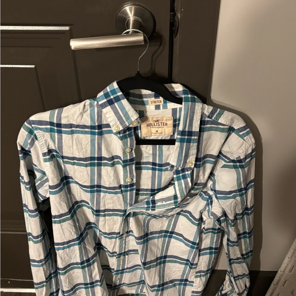 Hollister Men's Blue Plaid Button-Down Shirt